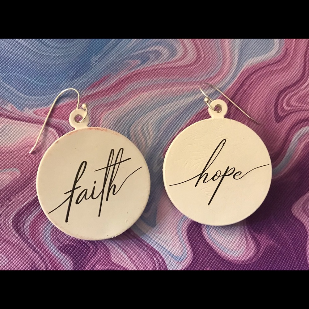 Adorable pair of inspirational wooden earrings. - Picture 1 of 1